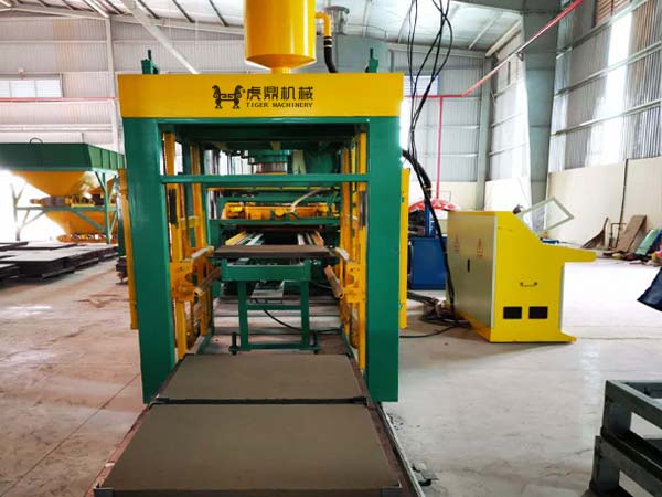 仿石地磚設(shè)備