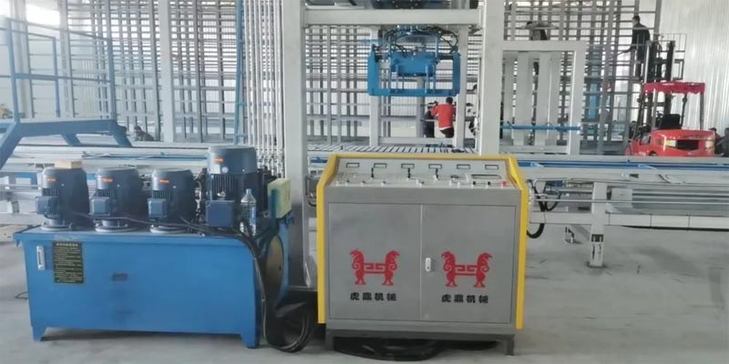 全自動(dòng)砌塊成型機(jī)客戶現(xiàn)場(chǎng)