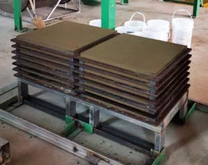 靜壓磚機生產(chǎn)超薄仿石 靜壓仿石磚機 PC磚靜壓機